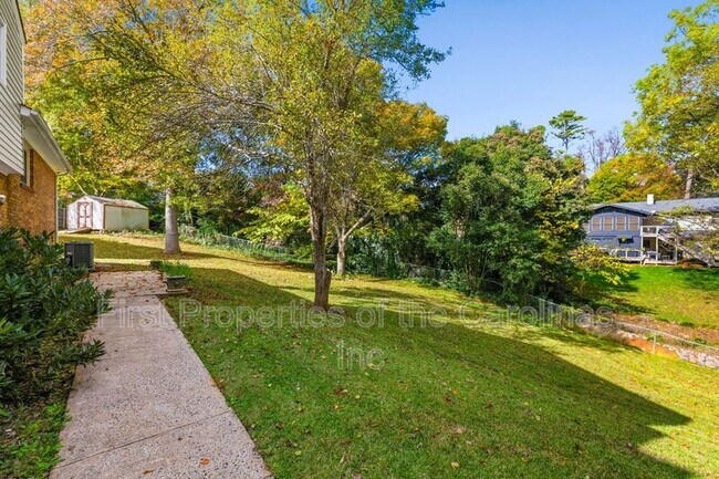 Building Photo - 810 Applegate Ct