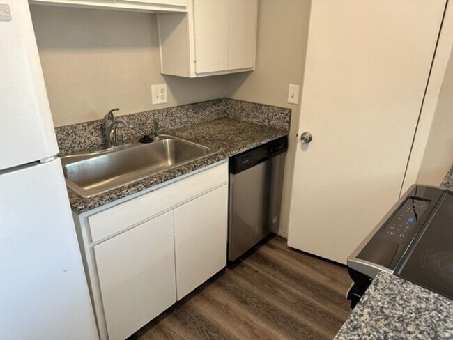 Building Photo - South Ogden town home