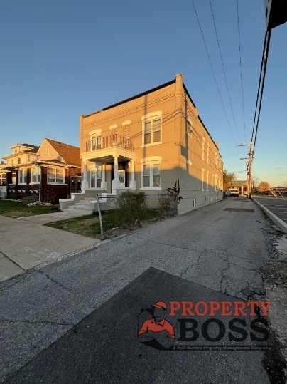 Building Photo - 3619 Fir St