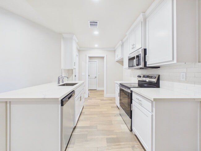Building Photo - 9770 Elite St