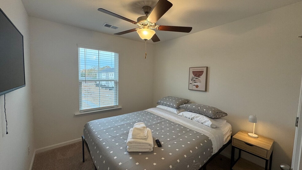 Building Photo - 134 Roxanne Dr