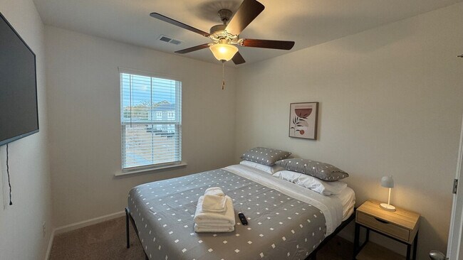 Building Photo - 134 Roxanne Dr