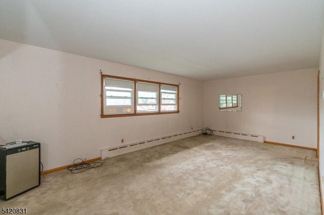 Building Photo - 300 Mitchell Ave