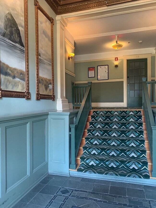 Building Photo - Historic Charm in the Heart of NW Portland | Studio with In-Unit W/D!