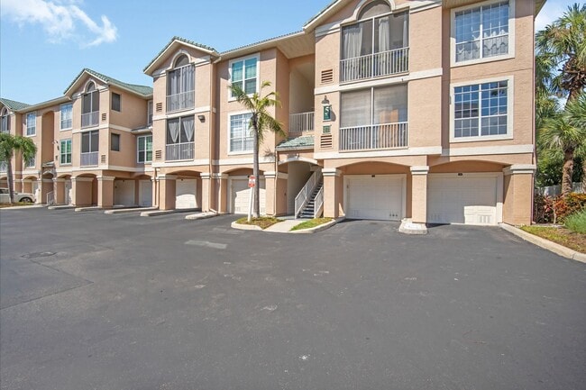 Primary Photo - Renovated 2BR/2BA Condo With a Garage in I...
