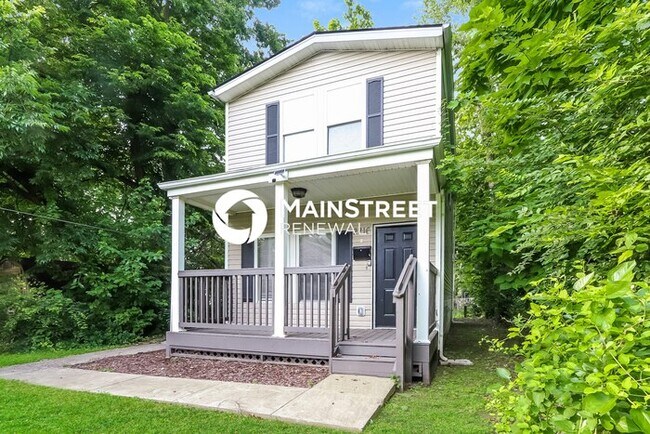 Building Photo - 3 Bedroom Pet-Friendly Home in Louisville, KY with Main Street Renewal
