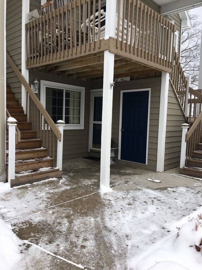 Building Photo - Furnished-Bay Views- Long Term!