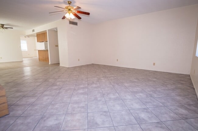 Building Photo - Welcome to this delightful 3-bedroom, 2-ba...