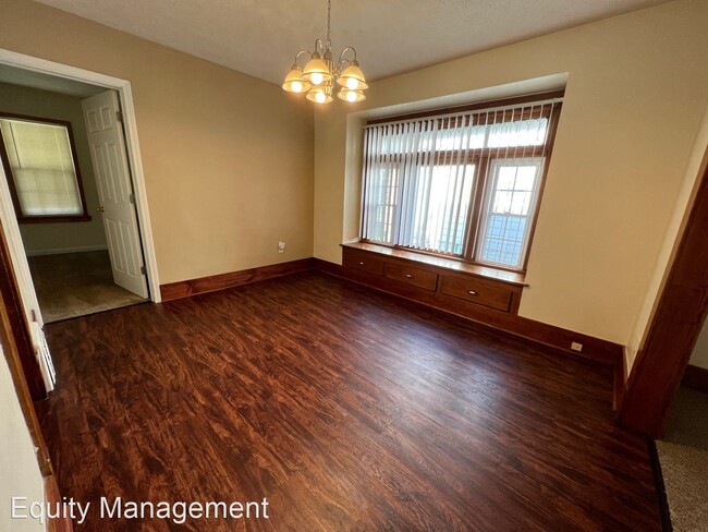 Building Photo - 3 br, 2 bath House - 207 E. Howard St.