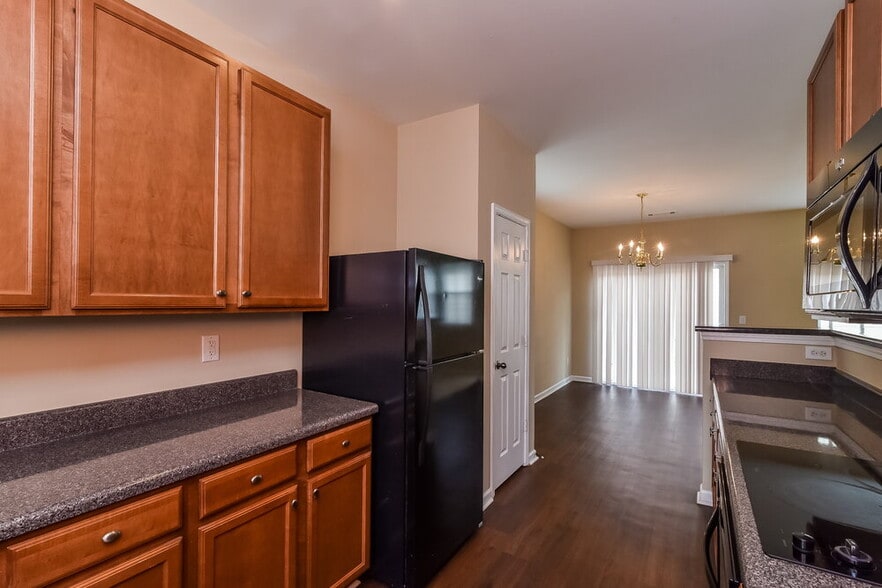 Building Photo - 3625 Roseman Landing