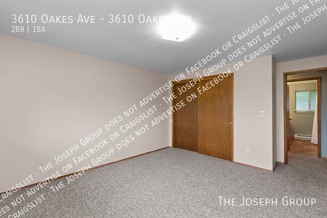 Building Photo - 3610 Oakes Ave