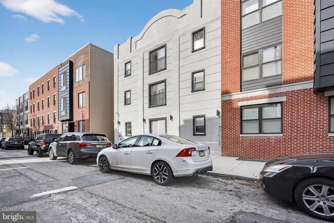 Building Photo - 980 N Marshall St