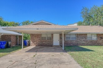 Building Photo - Spacious Two Bedroom Duplex near OU!