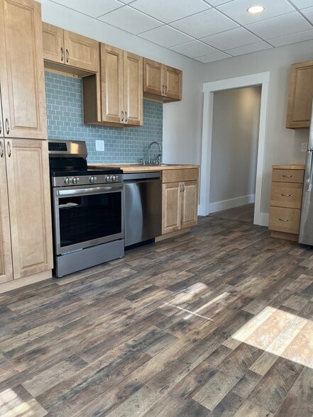 Newly renovated kitchen - 75 Boynton St