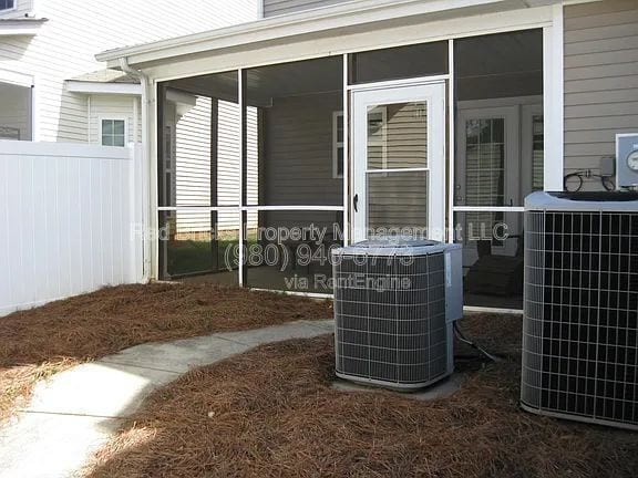 Building Photo - 13844 Cypress Woods Dr