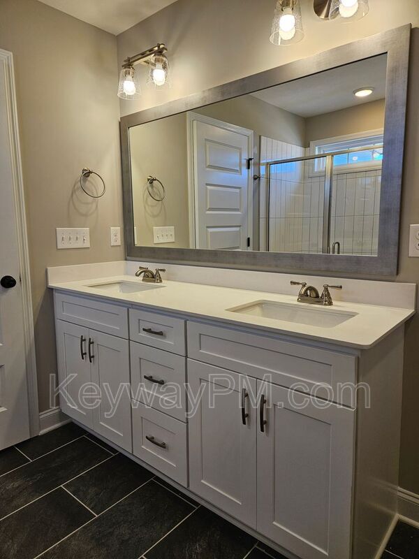 Building Photo - 3112 Venetian Dr
