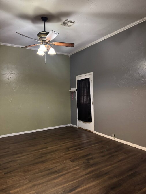 Building Photo - 724 E Delaware Ave