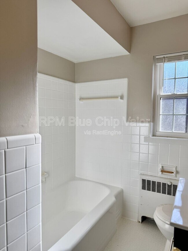 Building Photo - 6912 Murray Ave