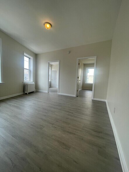 326 Summit Ave 202 - 333 Summit Ave