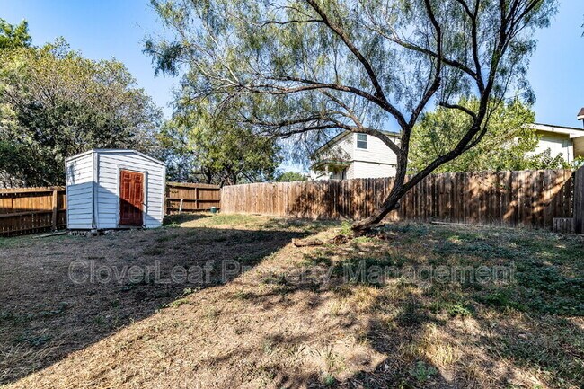 Building Photo - 9119 Spiral Woods