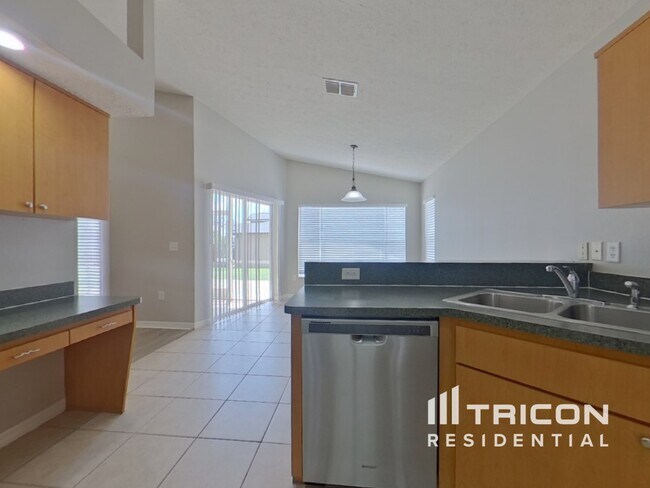 Building Photo - 7956 Floradora Dr