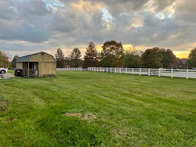 Building Photo - 10407 Brentlinger Ln