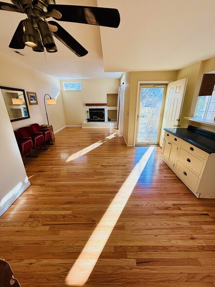 Living Room - 5958 Gunbarrel Ave