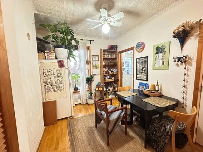 Building Photo - 374 Columbia St