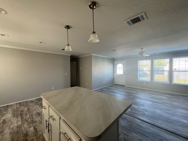 Building Photo - 81 Gazelle Dr