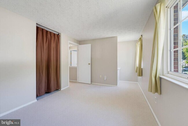 Building Photo - 8467 Magic Tree Ct