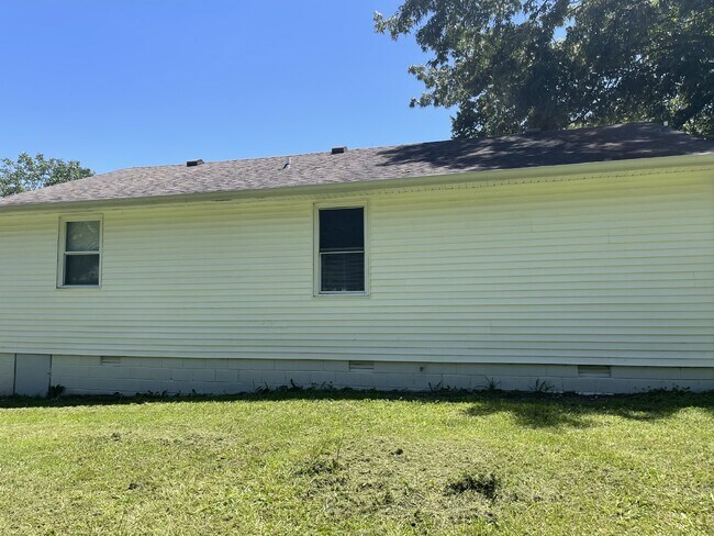 Building Photo - "Charming 3-Bed Home on Cherry Tree Drive ...