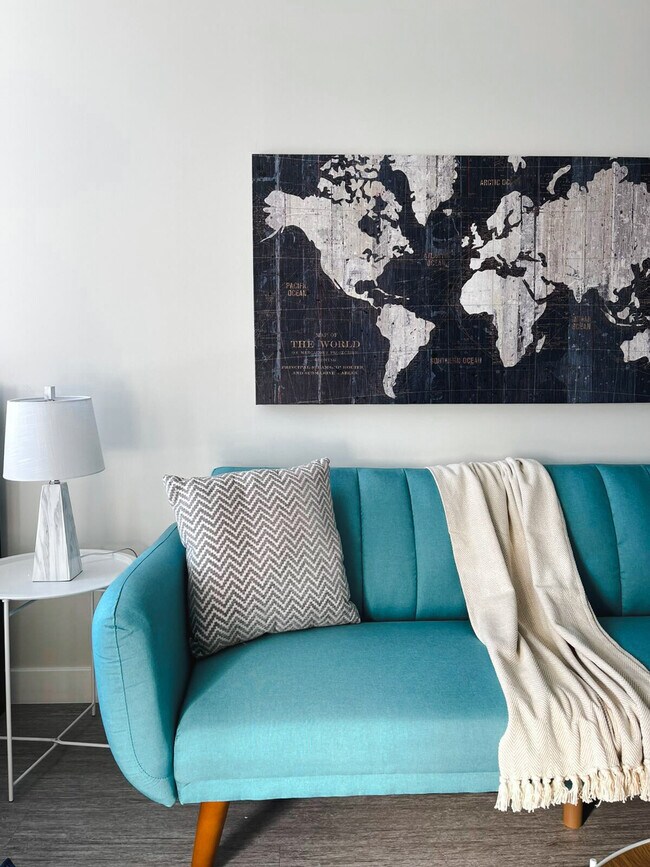 Building Photo - 2530 University Ave