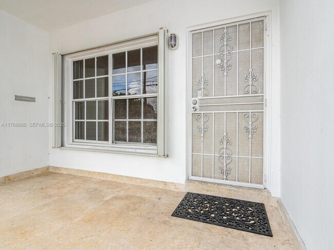 Building Photo - 9441 Byron Ave