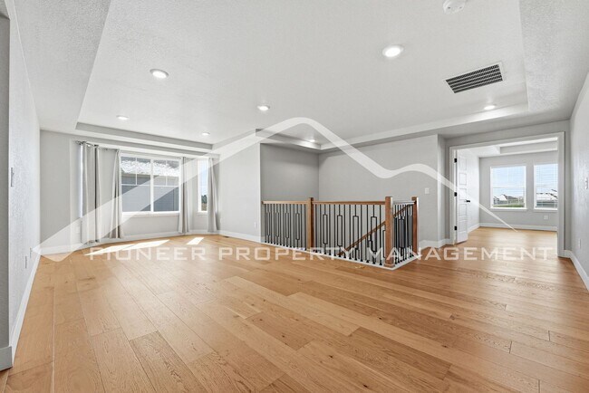 Building Photo - Stunning Home with Central AC and 2-Car Garage