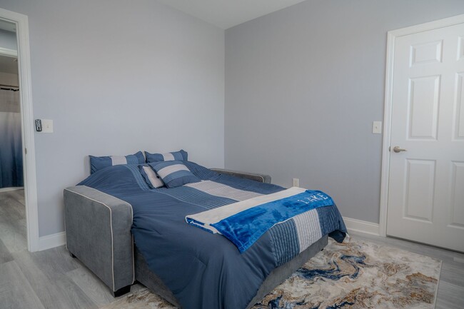 Building Photo - 3/2~Soho St ~ Resort Style Living!!!