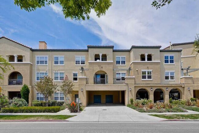 Building Photo - Santa Clara Condo