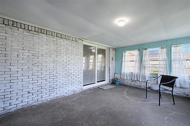 Building Photo - 2504 Burnett Dr
