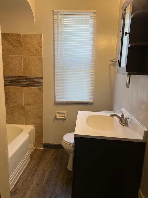 Building Photo - 738 S Weyant Ave