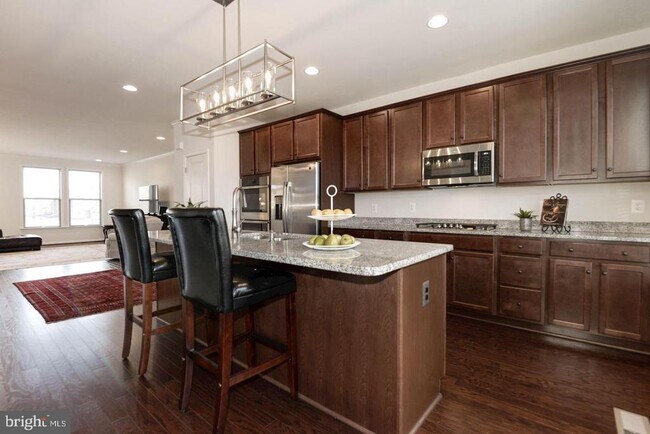 Building Photo - 42482 Dogwood Glen Square