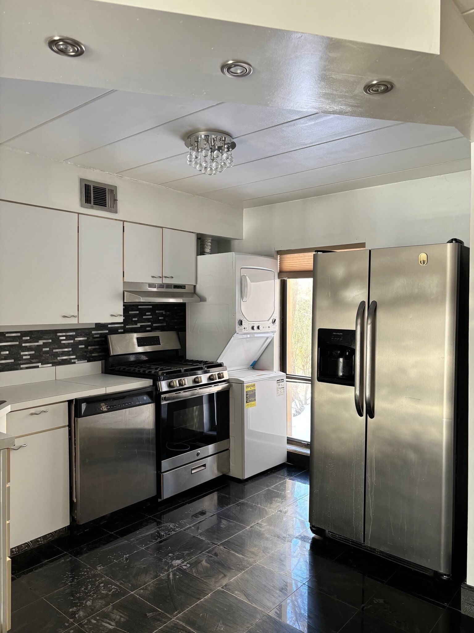 Building Photo - 2034 Swallow Hill Rd