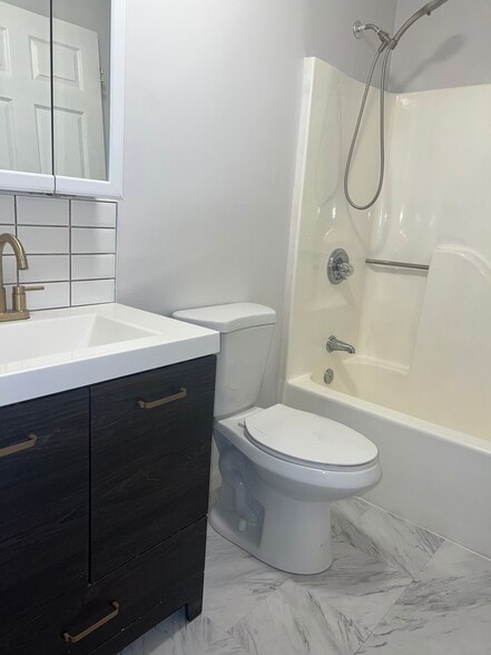 Main Level Bathroom - 115 Ward St