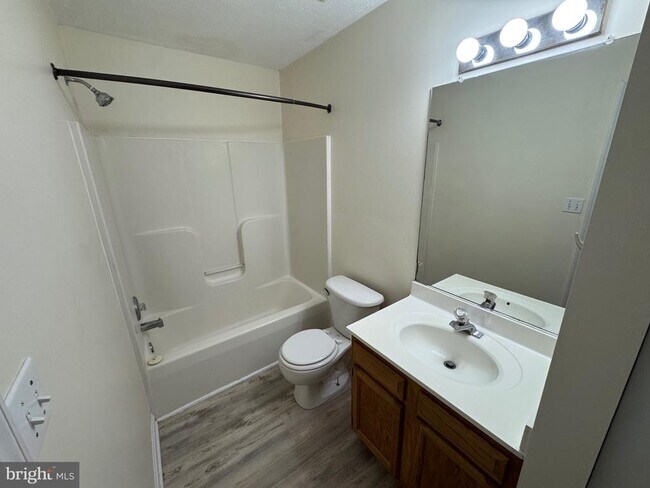 Building Photo - 219 Sherando Cir