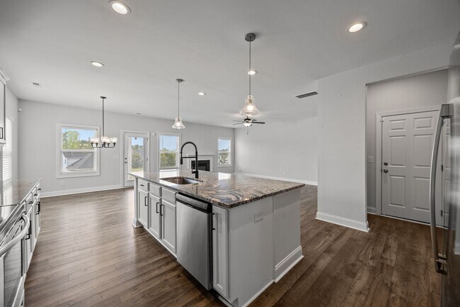 Building Photo - 629 Longstanton Ave