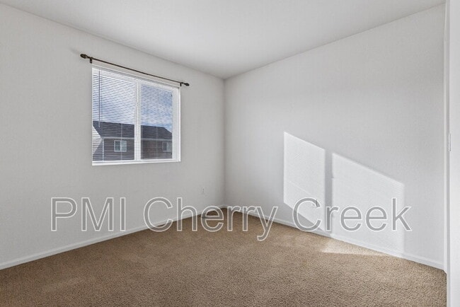 Building Photo - 5555 Kirk St