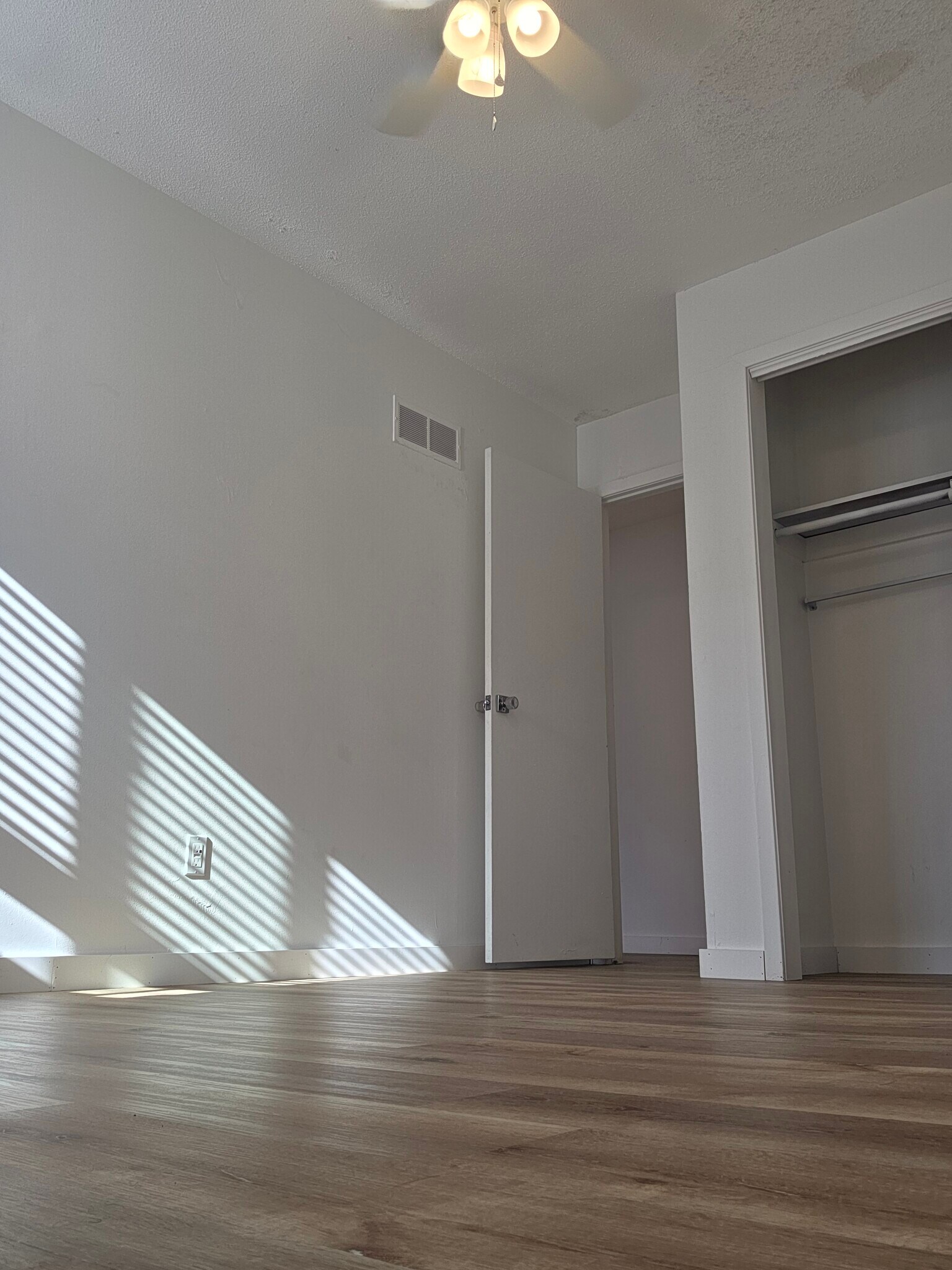 Building Photo - 11260 College Ave