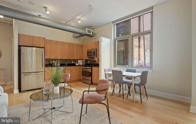 Building Photo - 811 4th St NW