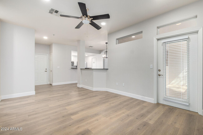 Building Photo - 11375 E Sahuaro Dr