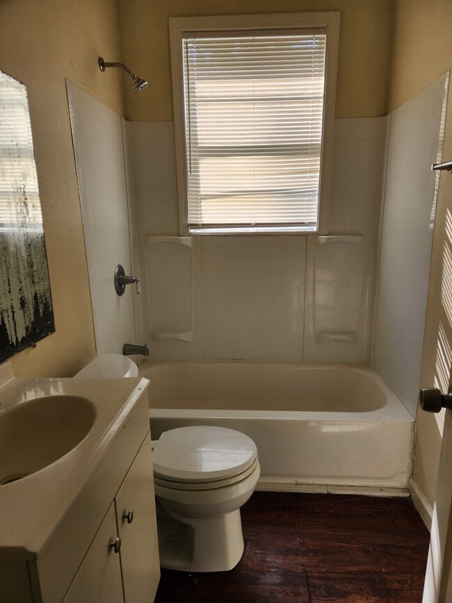 Building Photo - 4664 Clayton Dr