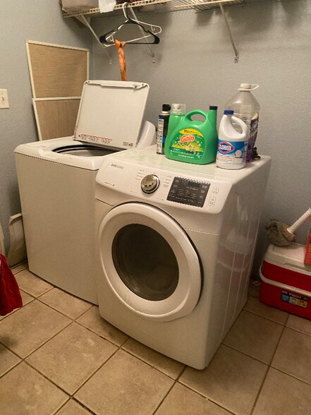 Building Photo - 34401 Ann Black St