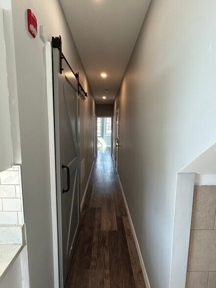 Building Photo - 1151 S 52nd St
